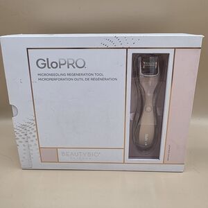 GloPRO Microneedling Regeneration Tool – Rose Gold Handheld Device